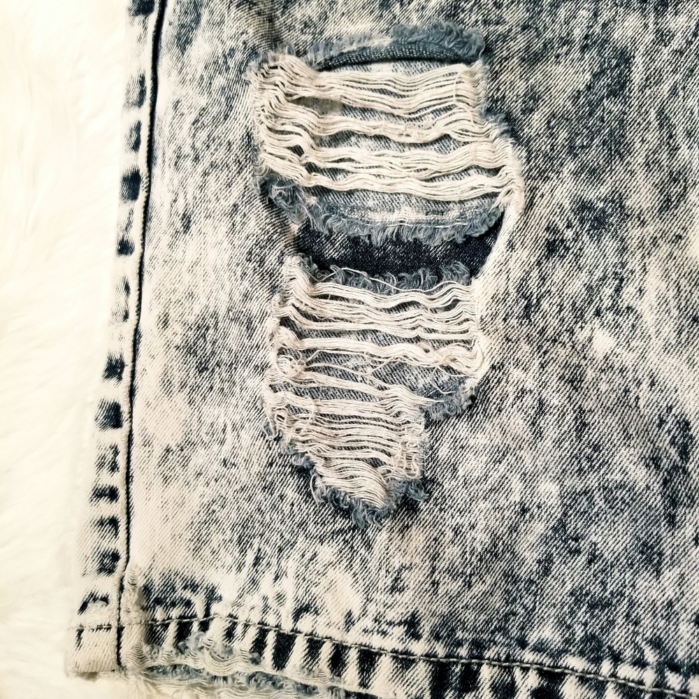 Contender Ripped Denim Shorts - Picture 3 of 7